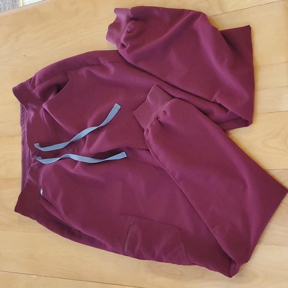Figs zamora joggers burgundy XS/tall